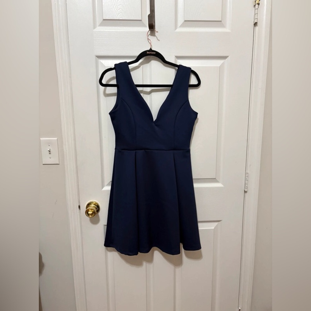 Elegant Navy Blue Sleeveless Dress